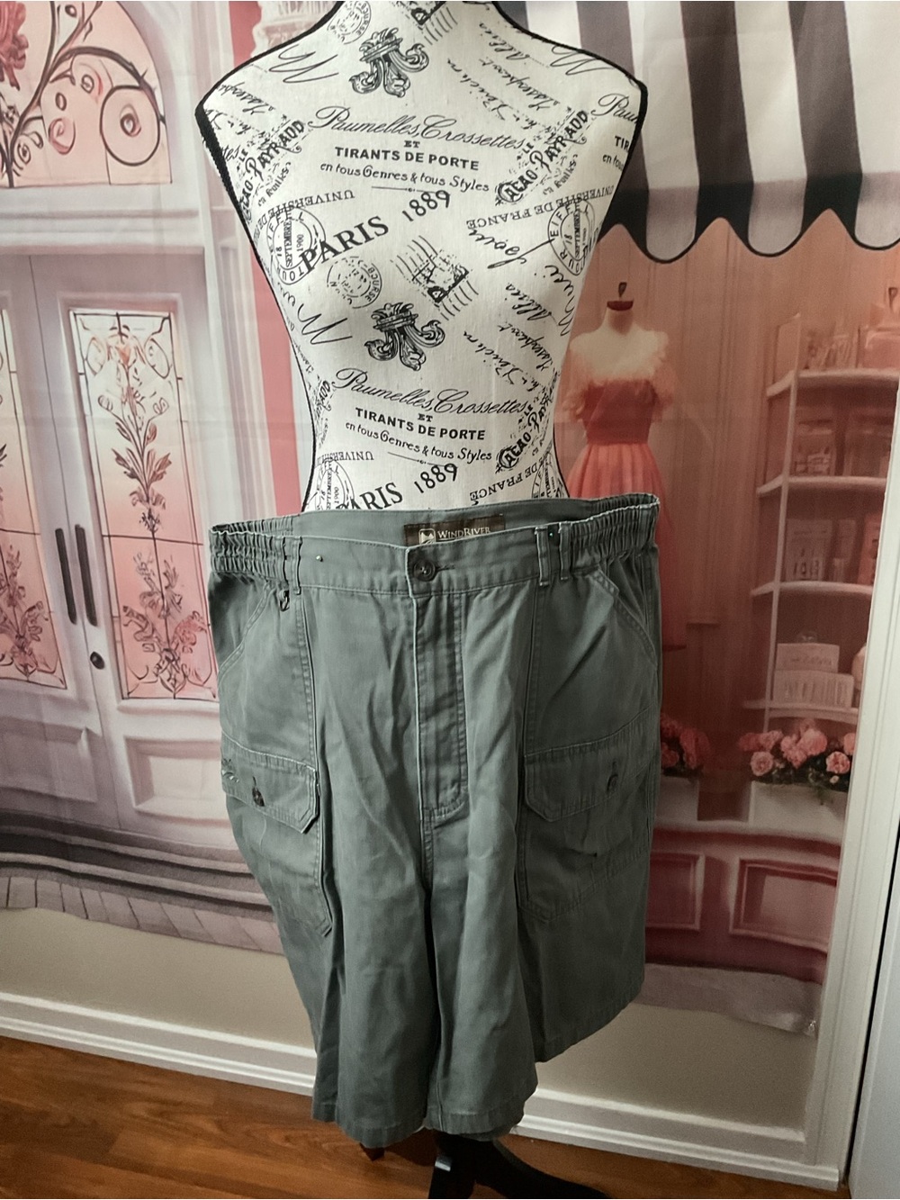 Men's Cargo Shorts in Olive Green with Utility Pockets